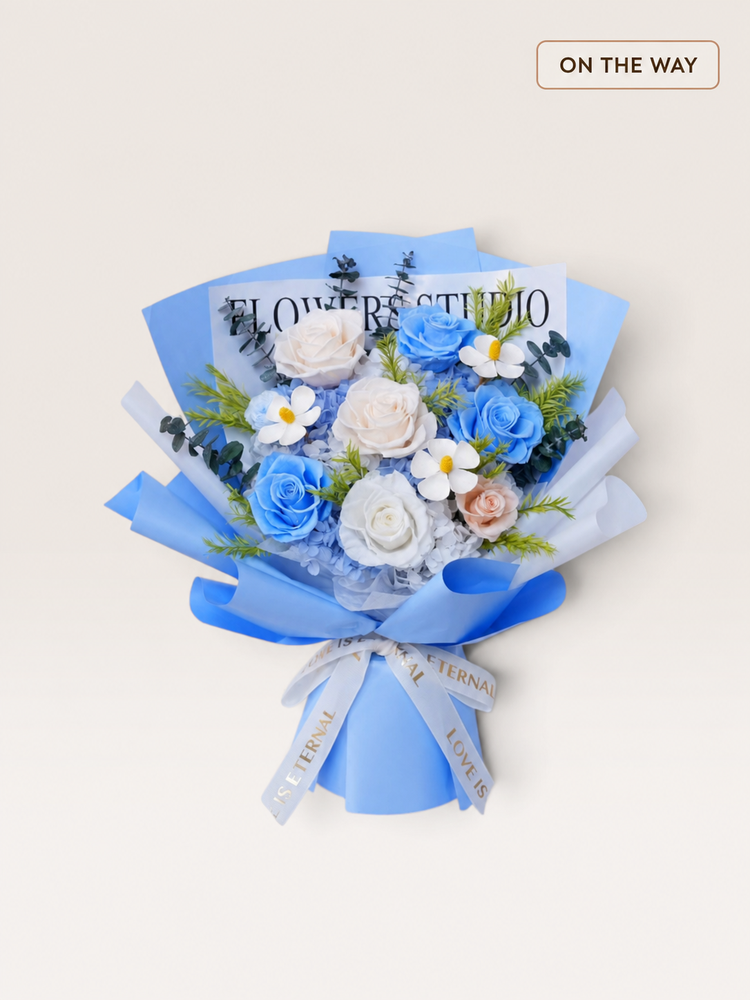 Blue Daisy Breeze - Large Preserved Flower Bouquet original product photo